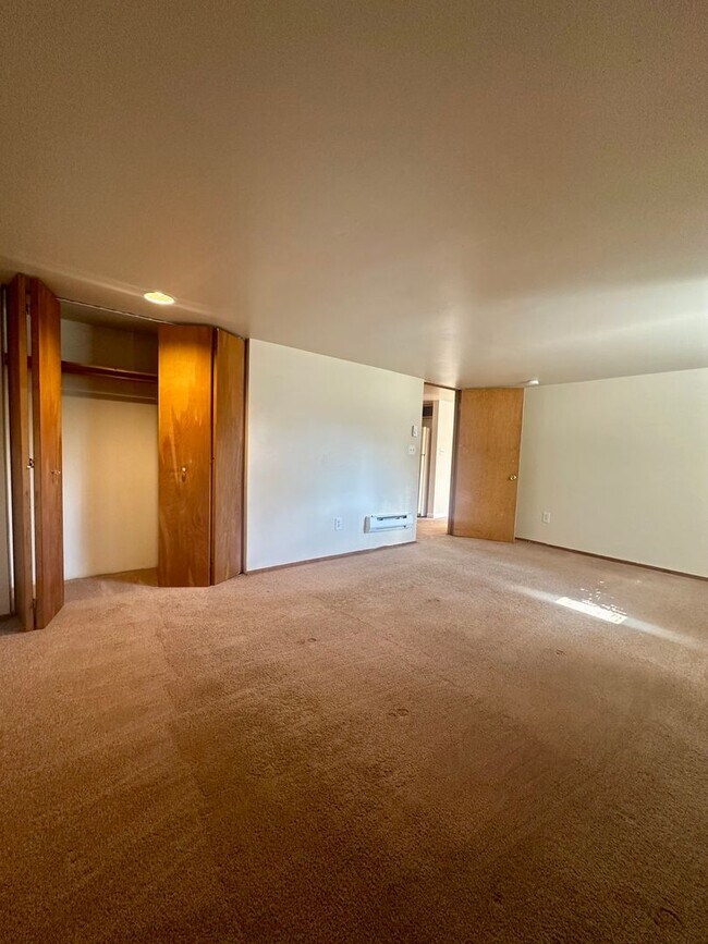 Building Photo - 5411COLBYAVE