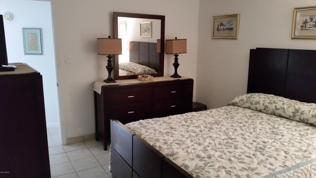 Building Photo - 2700 Ocean Shore Blvd