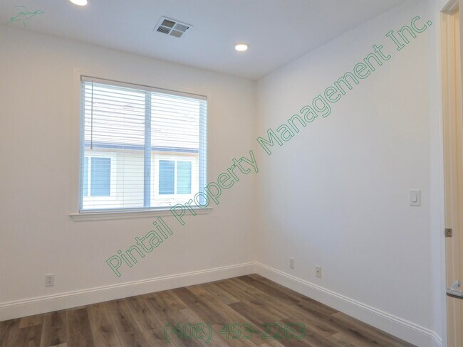 Building Photo - 5130 Le Miccine Terrace