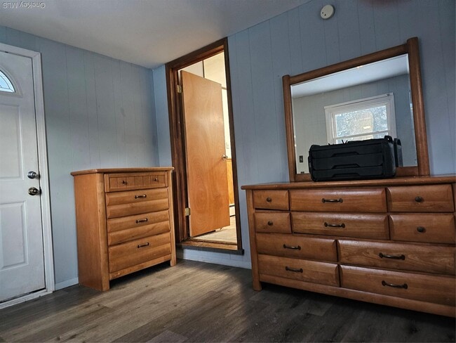 Building Photo - 1110 NY-211