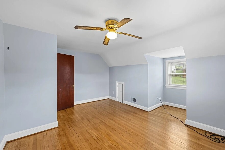 Building Photo - 1206 Spring Hill Rd