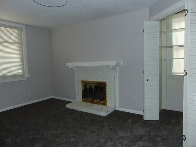 Building Photo - 824 NE Ravenna Blvd