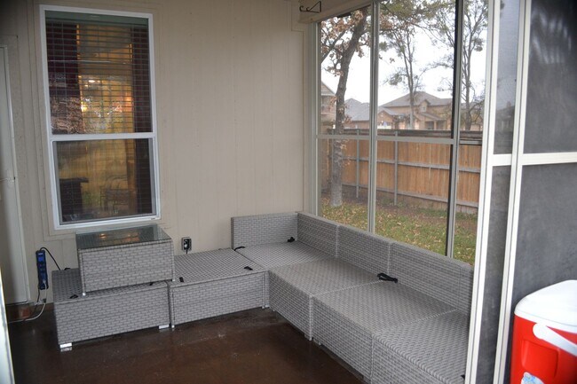 Building Photo - Gorgeous Corner Lot w/ Solar Panels