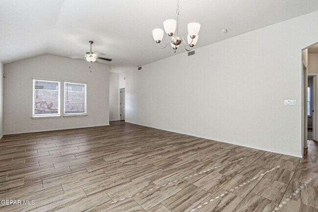 Building Photo - 13745 Lago Vista Ave