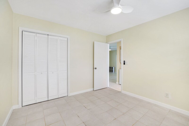 Building Photo - 527 Goodland Dr