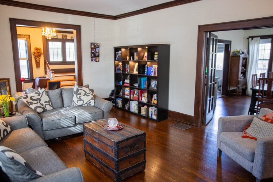 Living room - 641 Bonaventure Ave NE