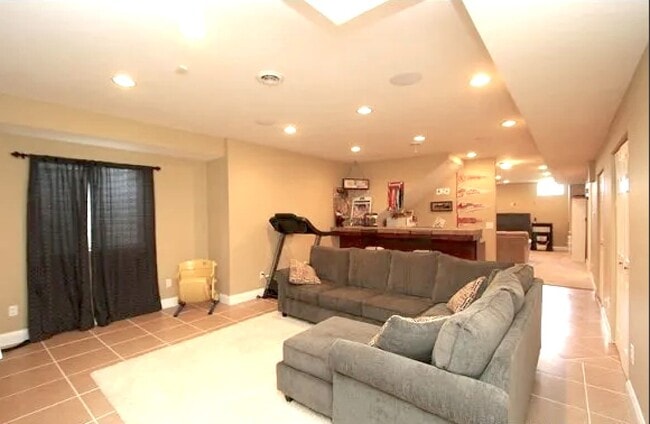 Building Photo - 2645 Westinghouse Dr