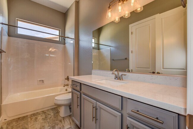 Building Photo - Beautiful large 3x2 home in Granite Dells Estates