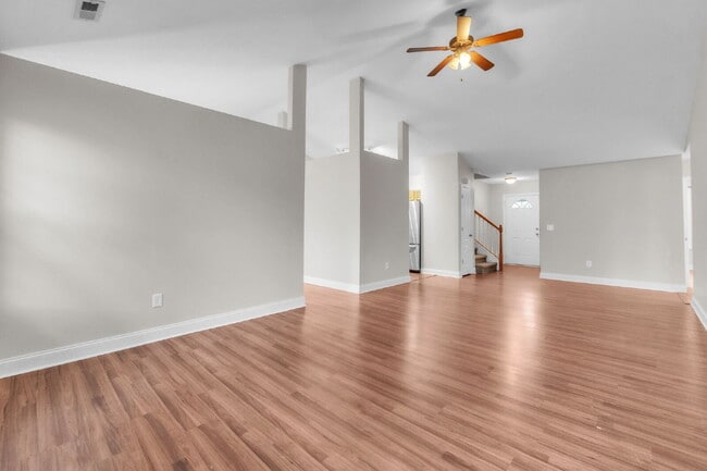 Building Photo - 3BR/2BA Home in Tyger Pointe with Bonus Room & Fenced Yard!