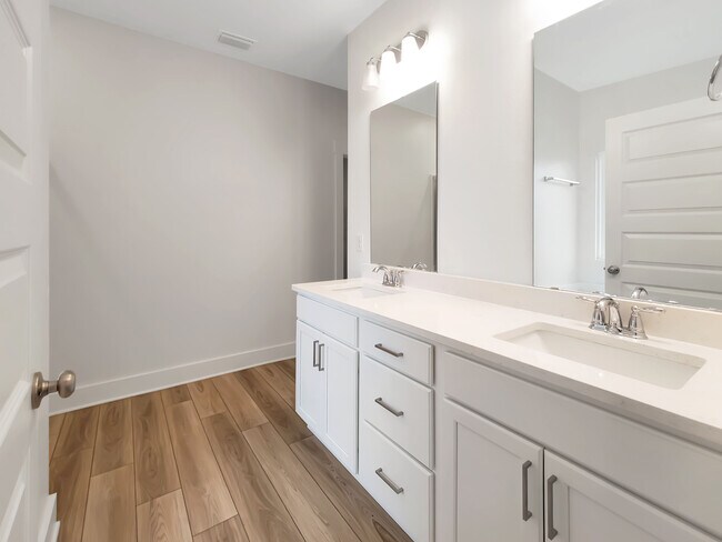 Building Photo - 9846 Weller Cv