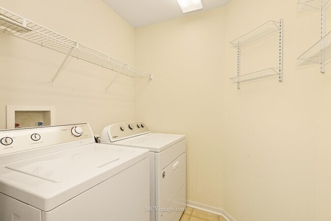 Building Photo - 1463 Yellowstone Dr