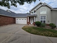 Building Photo - Bright and open Condo, walking distance to...