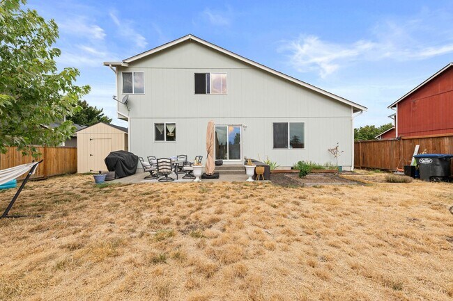 Building Photo - 16640 Rainier View Dr SE