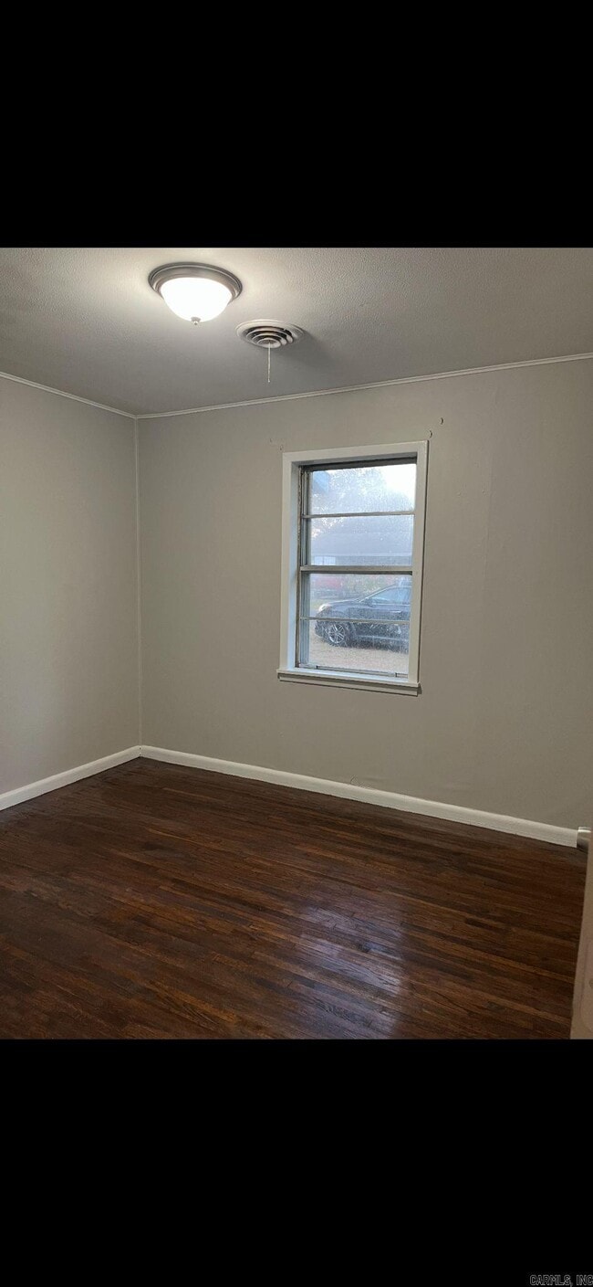 Building Photo - 1911 Robert E Lee St