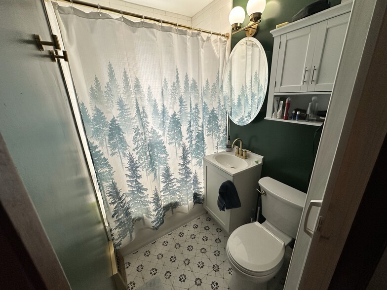 Bathroom - 3839 24th Ave S