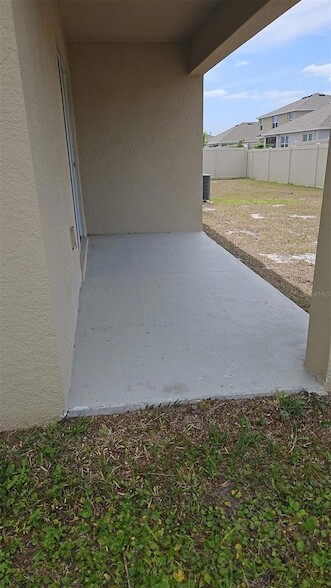 Building Photo - 8650 SW 46th Ave