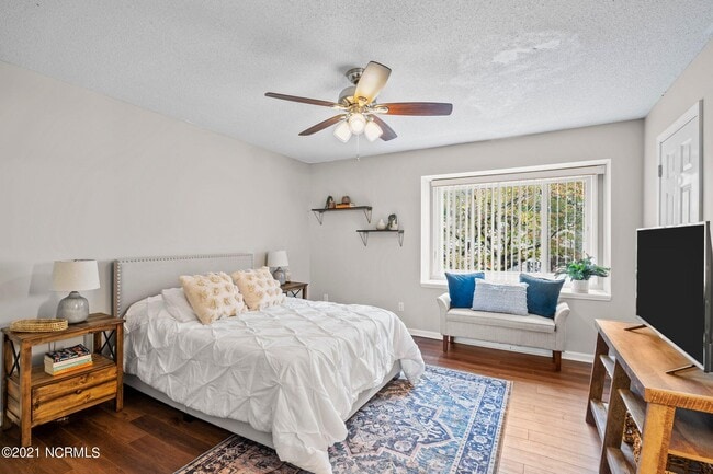 Building Photo - 420 Cobblestone Dr