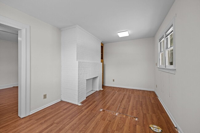 Building Photo - 806 Gorman St