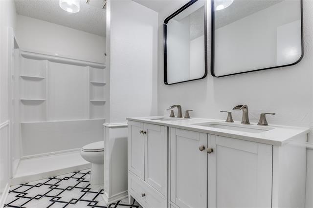 Building Photo - 904 Pebblebrook Dr