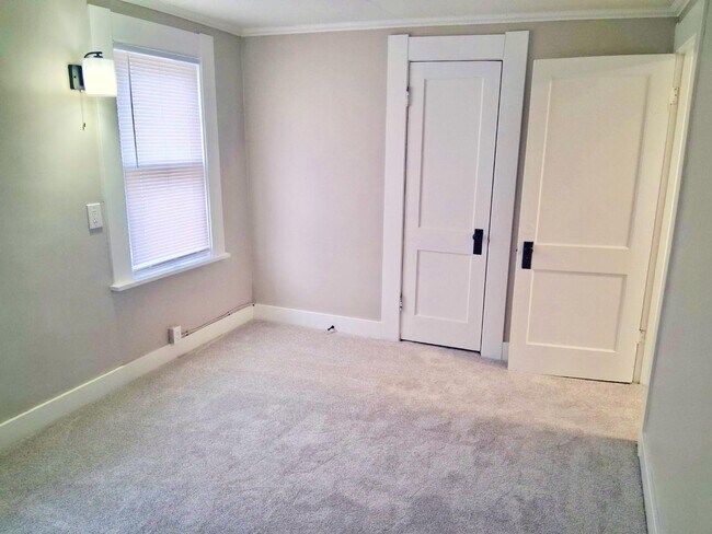 Building Photo - 1812 Kensington Rd