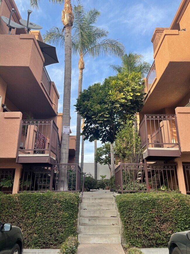 Entrance to individual unit - 21832 S Vermont Ave
