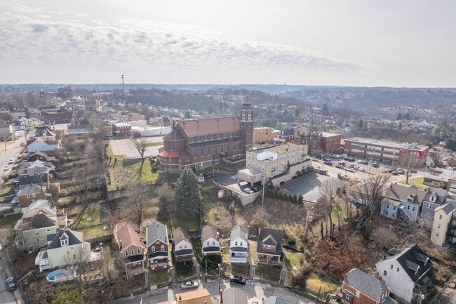 Building Photo - SECURE your spot TODAY and ENJOY $100 OFF ...