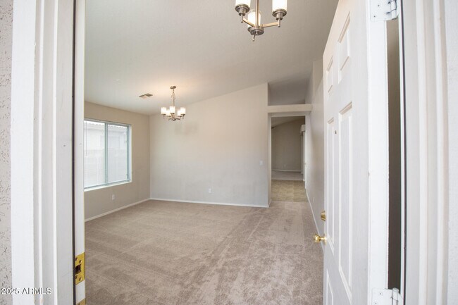 Building Photo - 3717 W Santa Cruz Ave