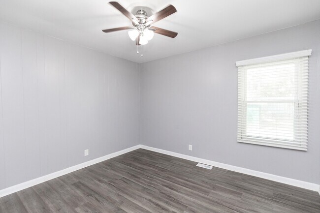 Building Photo - 857 Heritage Cir