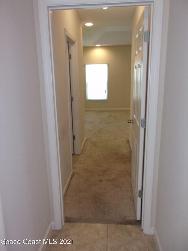 Building Photo - 3935 Harvest Cir