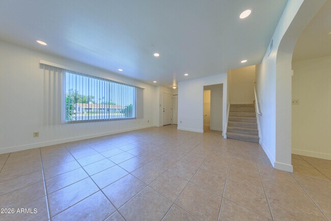 Building Photo - 4558 N 15th Ave