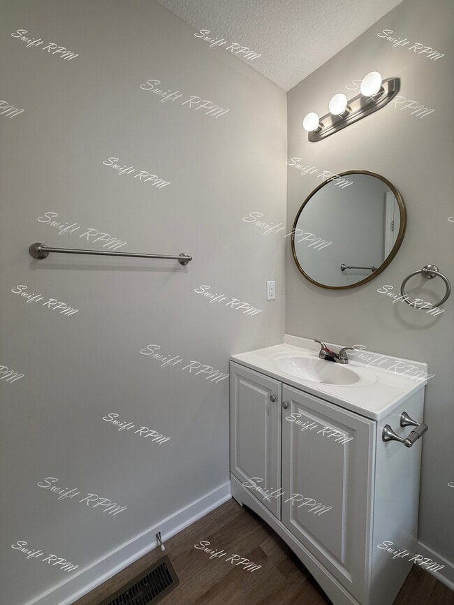 Building Photo - 1030 Oakland Ave