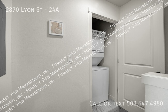 Building Photo - 2870 Lyon St