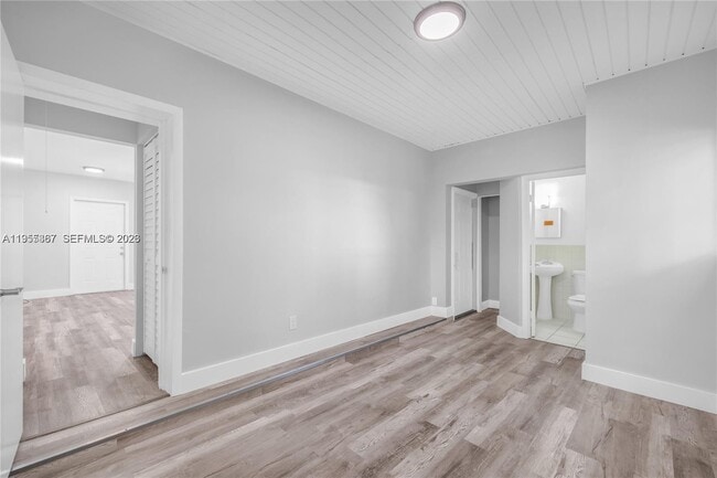 Building Photo - 2729 SW 18th St