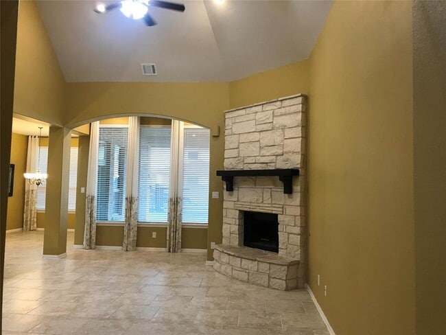 Building Photo - 5827 Chaste Ct