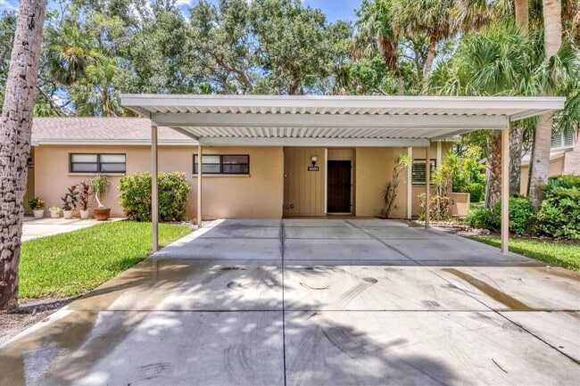 Building Photo - 5051 Village Garden Dr