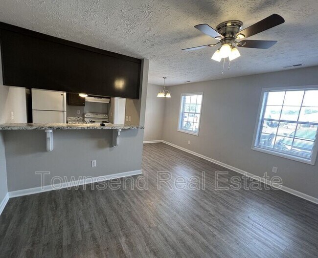 Primary Photo - 1429B Ireland Dr