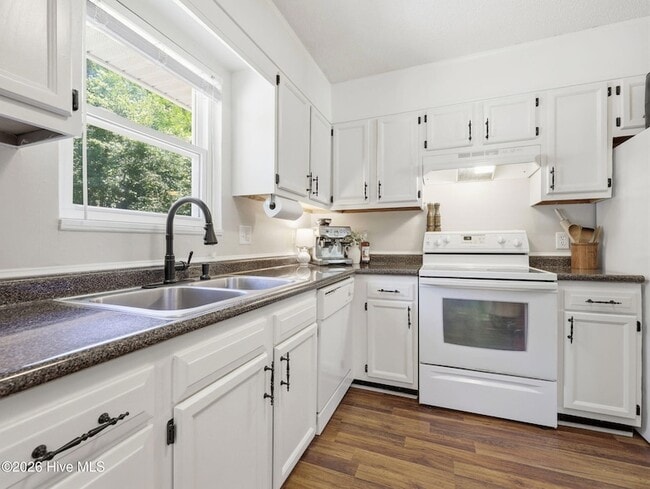 Building Photo - 109 Stillbrook Ct