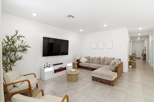 Building Photo - 19295 N Avelino Dr