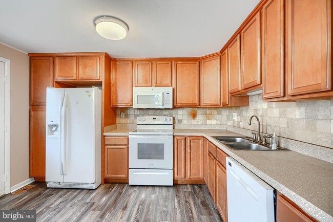 Building Photo - 12321 Boncrest Dr