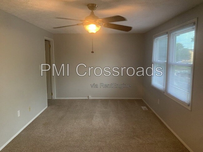 Building Photo - 7490 Stonetrail Way
