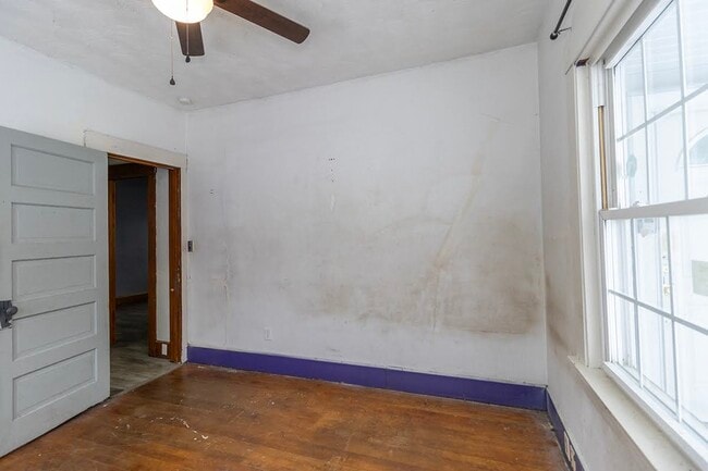 Building Photo - 2319 Hecker Ave