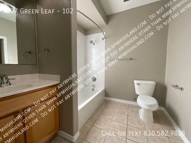 Building Photo - 407 Green Leaf