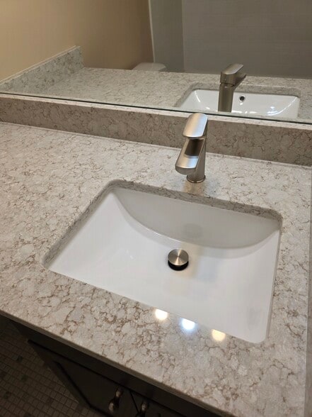 Building Photo - 65 Valley St