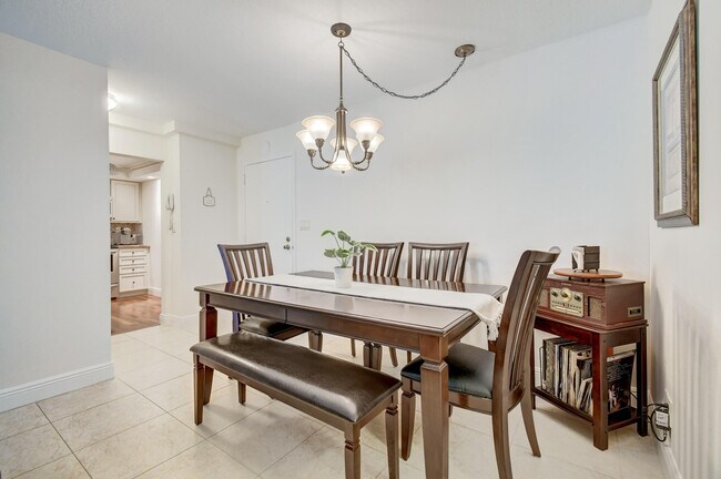 Building Photo - 3221 S Ocean Blvd