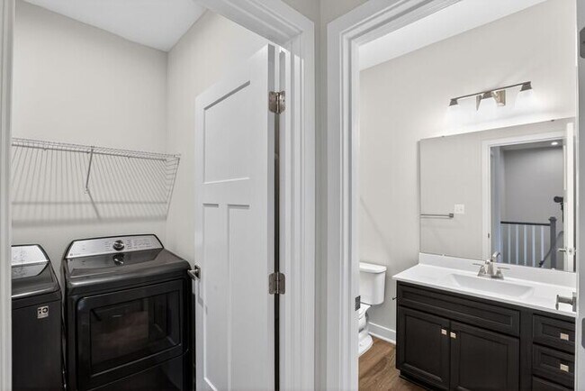 Building Photo - 14935 Ring House Rd