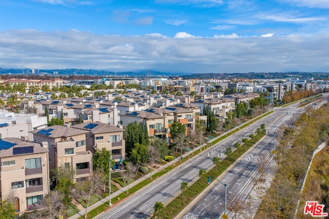 Building Photo - 12860 S Seaglass Cir