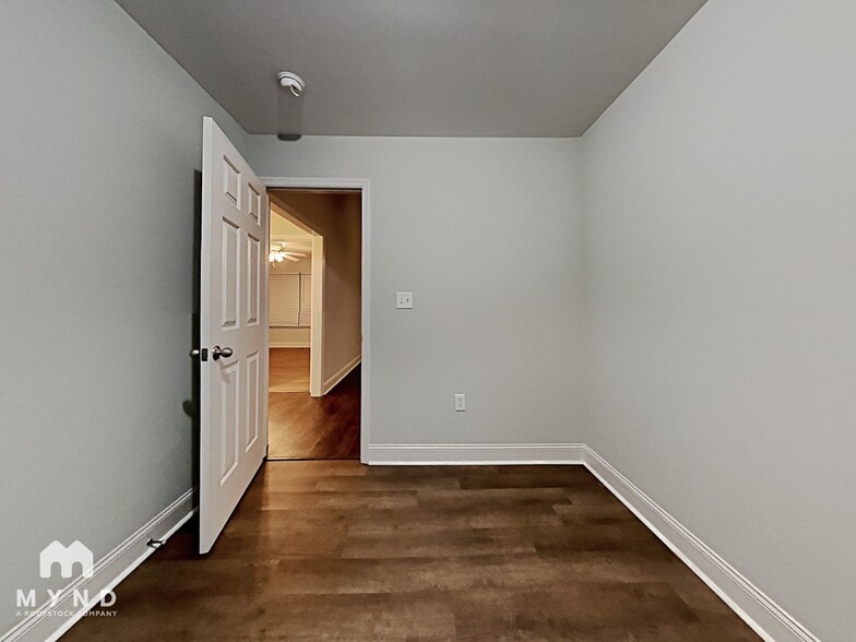 Building Photo - 722 Deans Ferry Rd