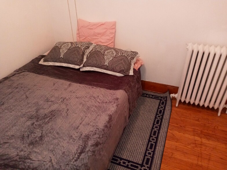 Building Photo - 1210 Erie St