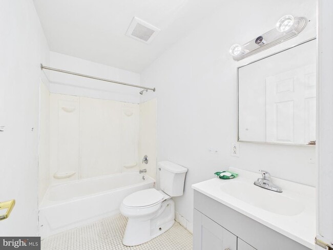 Building Photo - 3951 Aspen St