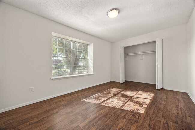 Building Photo - 8204 West Gate Blvd